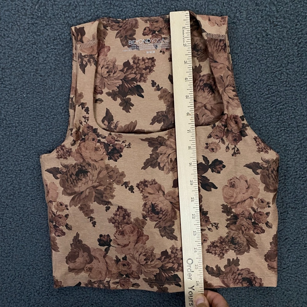 Beyond Yoga Softmark Square Neck Cropped Tank Top size Medium Floral Sports Bra - Picture 8 of 9